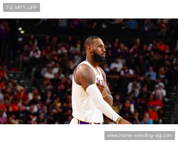 詹姆斯破纪录带领湖人逆转胜勇士，NBA季后赛激战正酣
